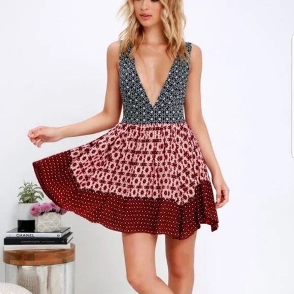 Lulu's La Vie En Roses Navy and Red Floral Print Dress Size Small - Picture 1 of 9